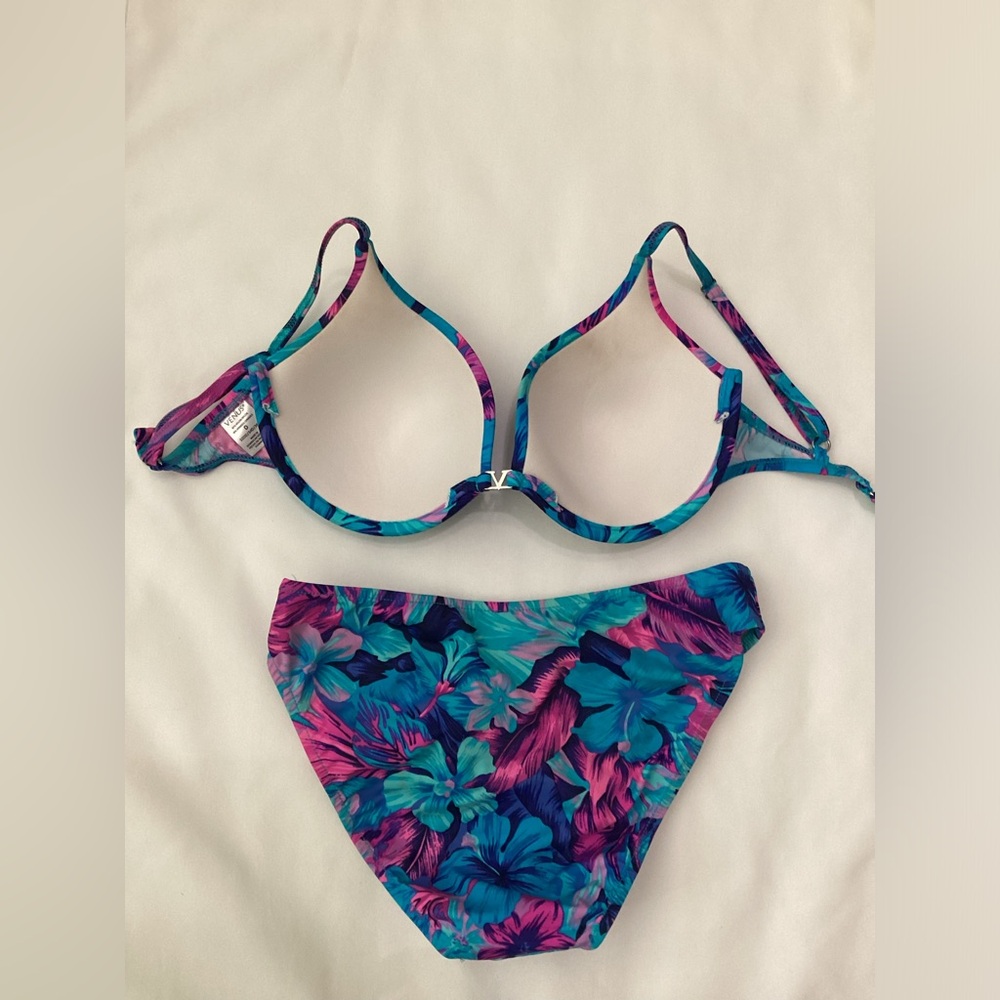 Swimsuit - Picture 4 of 4